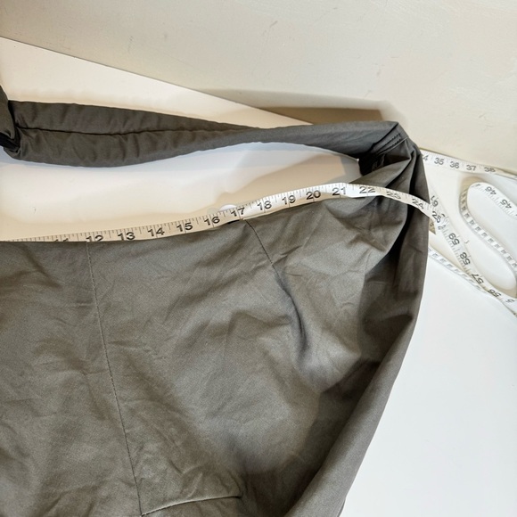 SlowTon Hands-Free Padded & Adjustable Sling Dog & Cat Carrier - Picture 11 of 11